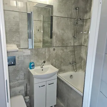 Karpacka 8 אכסניה *